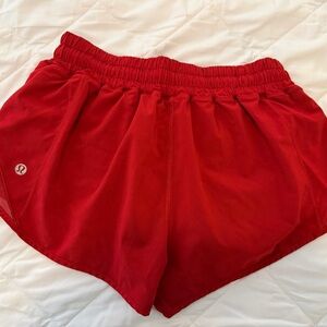 Lululemon hotty hot shorts 2.5 inch